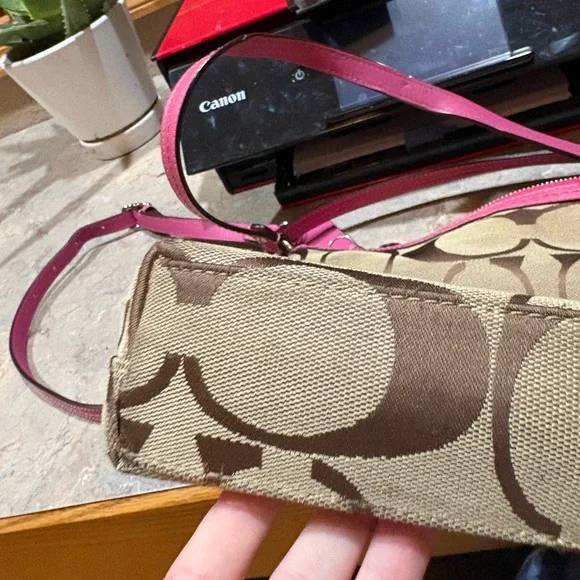 Coach Brown and Pink Signature Shoulder Bag/ cross body! - Picture 8 of 10